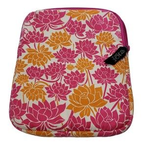 Iota Chic Every Iota Soft Tablet / E-Reader Pouch / Travel Case; Approx. 8 x 10